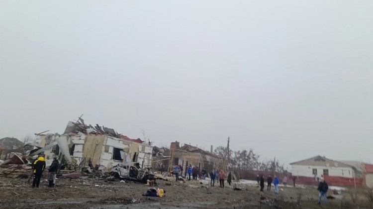 俄罗斯轰炸乌克兰时意外向自己村庄投下炸弹