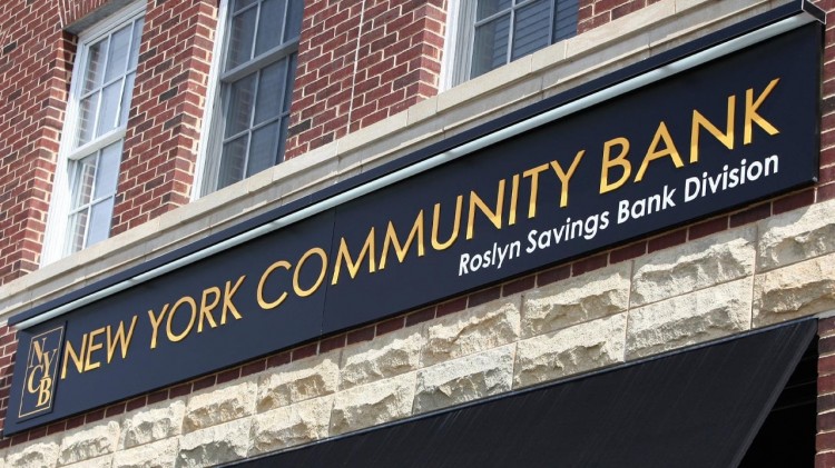 纽约社区银行争夺40的股份