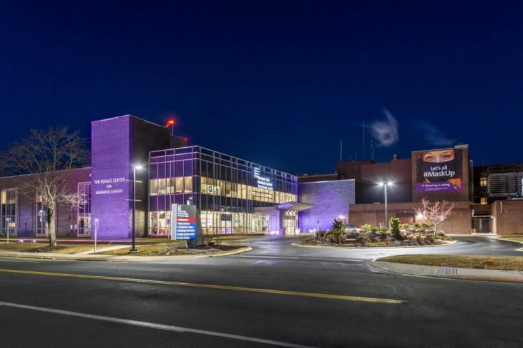 法官驳回纽约大学兰格尼分校关于诺斯韦尔健康中心窃取其紫色颜色的指控